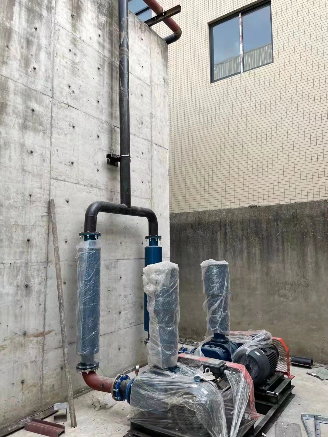 三葉羅茨風機廠家下面講一講羅茨鼓風機維護事項以及價格因素